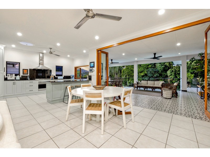 31 Gloucester Street, Whitfield QLD 4870