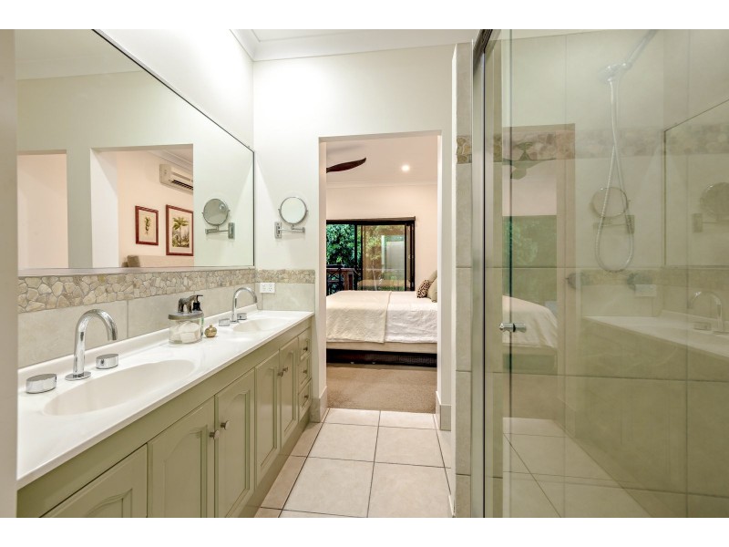 31 Gloucester Street, Whitfield QLD 4870