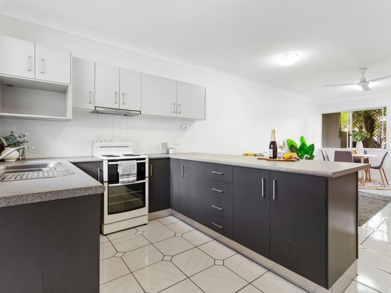 1/13-15 Givens Street, Westcourt QLD 4870