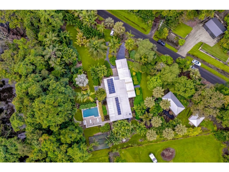 15 Cascades Drive, Redlynch QLD 4870