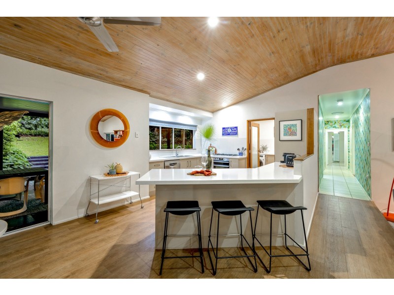 15 Cascades Drive, Redlynch QLD 4870