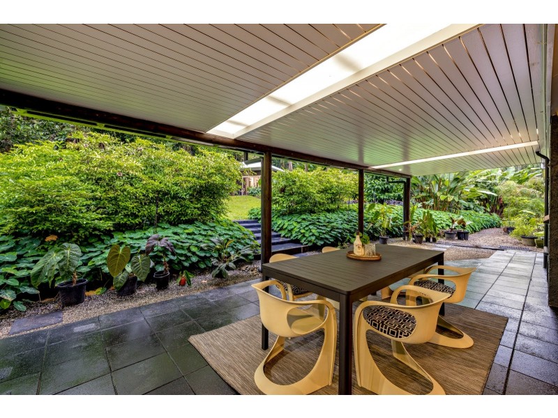 15 Cascades Drive, Redlynch QLD 4870