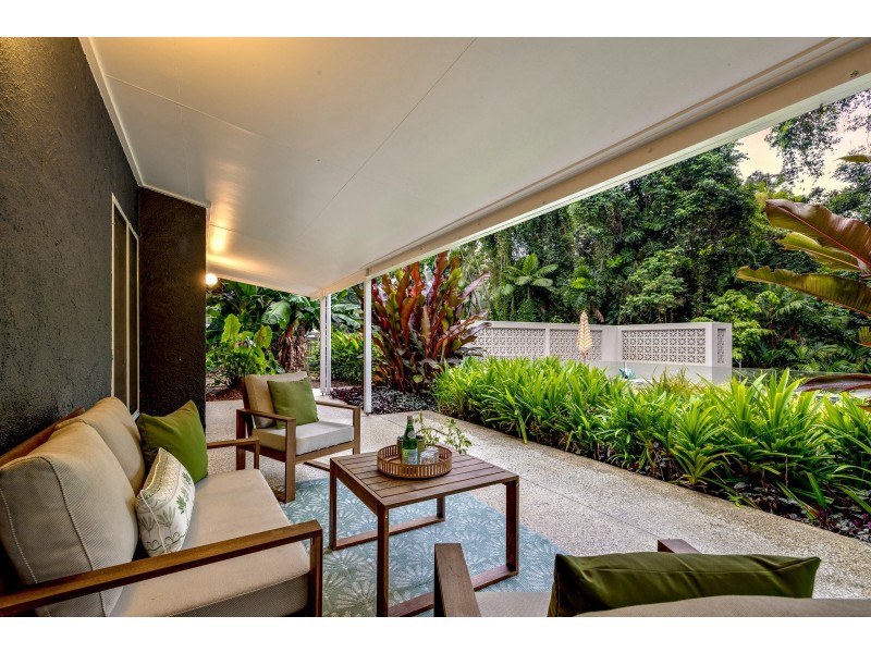 15 Cascades Drive, Redlynch QLD 4870