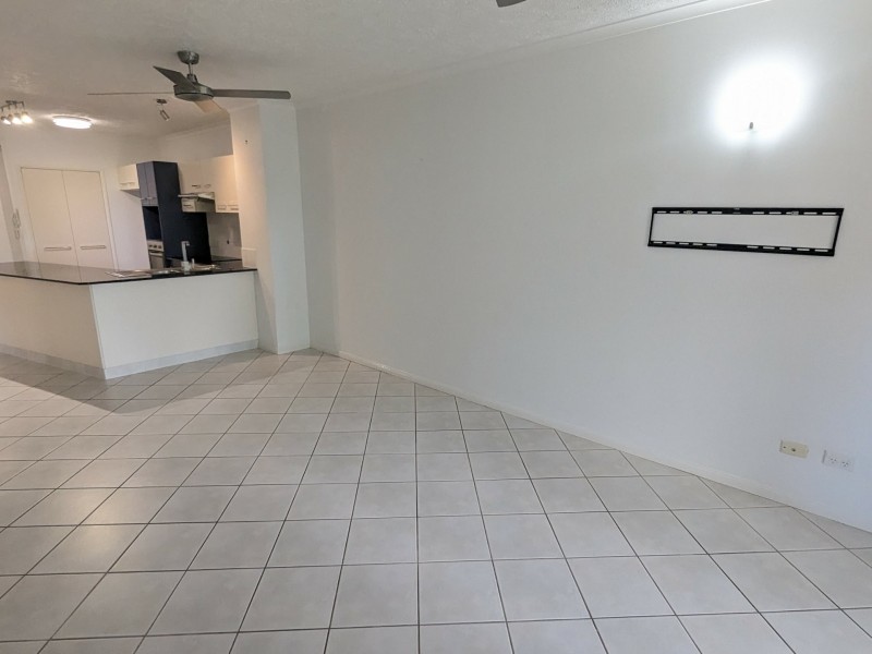 12/275 The Esplanade, Cairns North QLD 4870