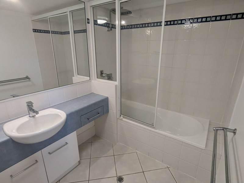 12/275 The Esplanade, Cairns North QLD 4870