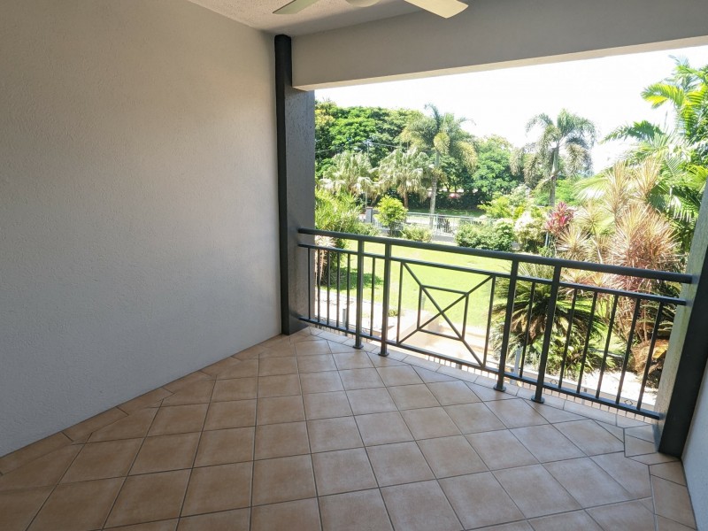 12/275 The Esplanade, Cairns North QLD 4870