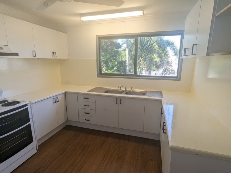 32 Debbie Street, Trinity Park QLD 4879