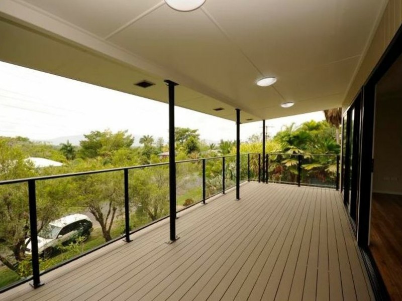 120 Hillview Crescent, Whitfield QLD 4870