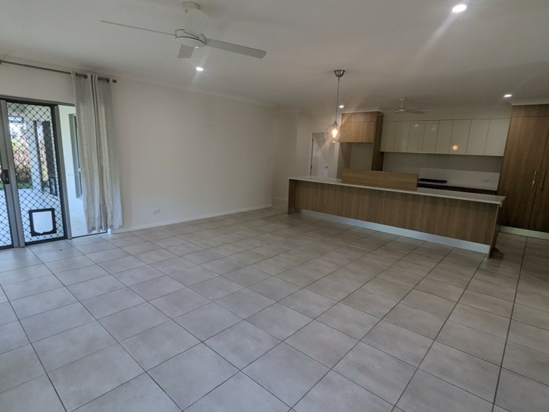 19 Genesta Circuit, Redlynch QLD 4870