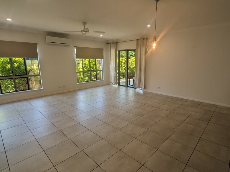 19 Genesta Circuit, Redlynch QLD 4870