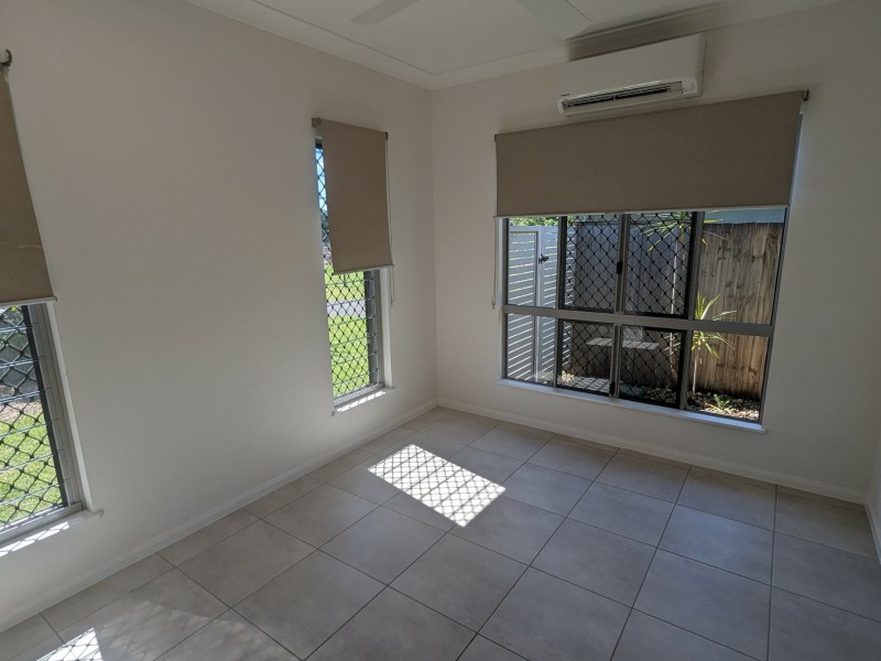 19 Genesta Circuit, Redlynch QLD 4870