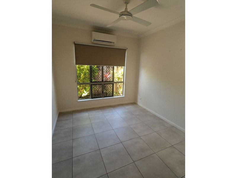 19 Genesta Circuit, Redlynch QLD 4870