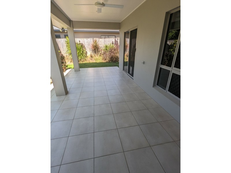 19 Genesta Circuit, Redlynch QLD 4870