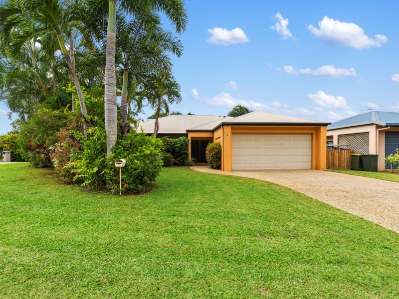4 Brook Close, Redlynch QLD 4870
