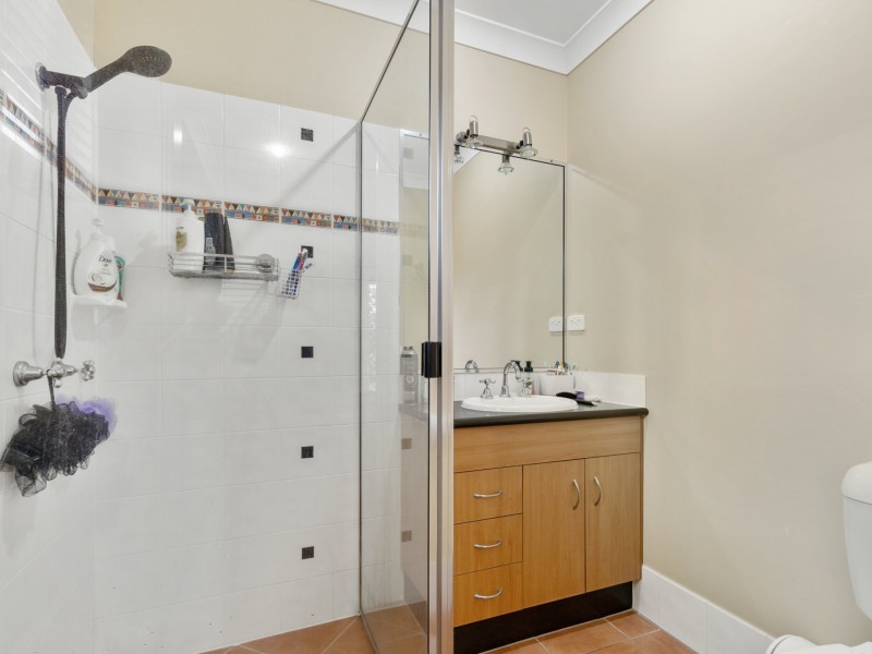 4 Brook Close, Redlynch QLD 4870