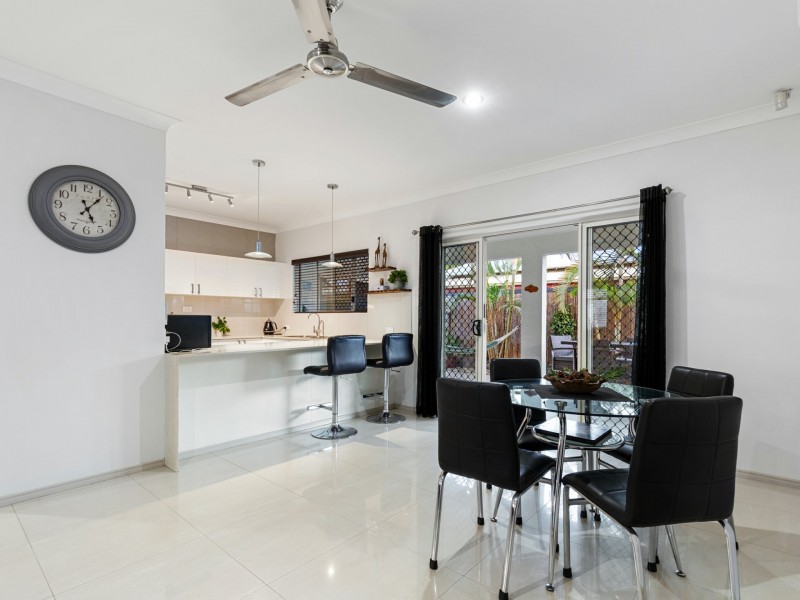26 William Hickey Street, Redlynch QLD 4870