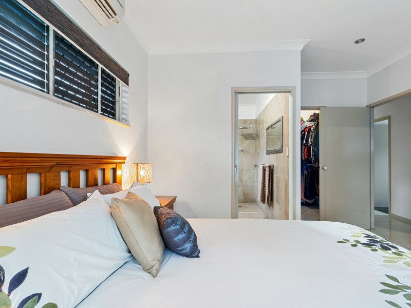 26 William Hickey Street, Redlynch QLD 4870