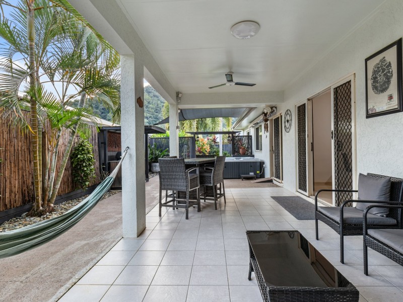 26 William Hickey Street, Redlynch QLD 4870
