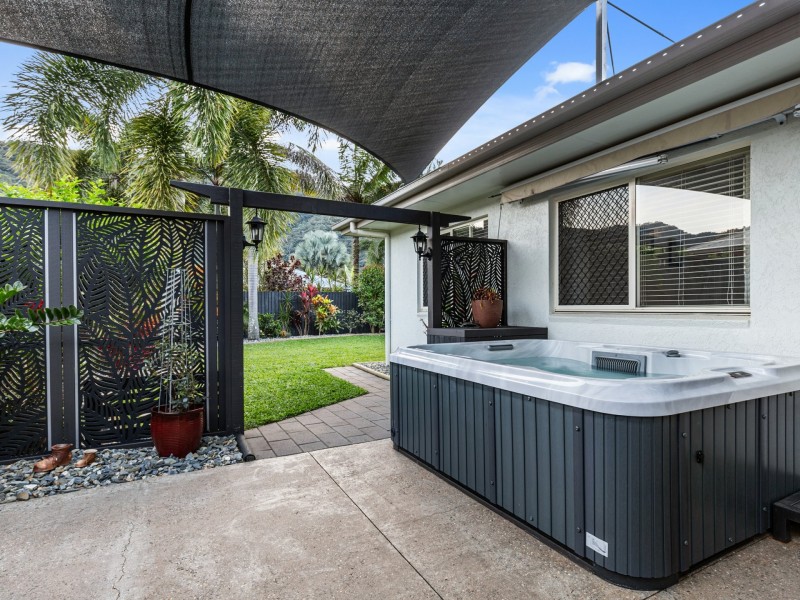26 William Hickey Street, Redlynch QLD 4870