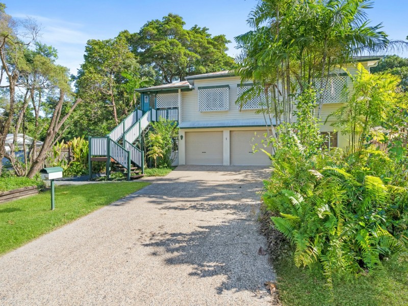 1 Fulton Close, Whitfield QLD 4870