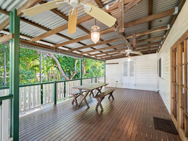 1 Fulton Close, Whitfield QLD 4870