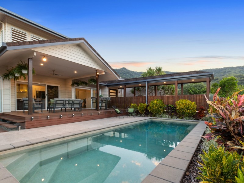 1 Ashwood Circuit, Smithfield QLD 4878