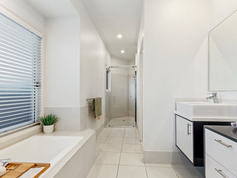 1 Ashwood Circuit, Smithfield QLD 4878