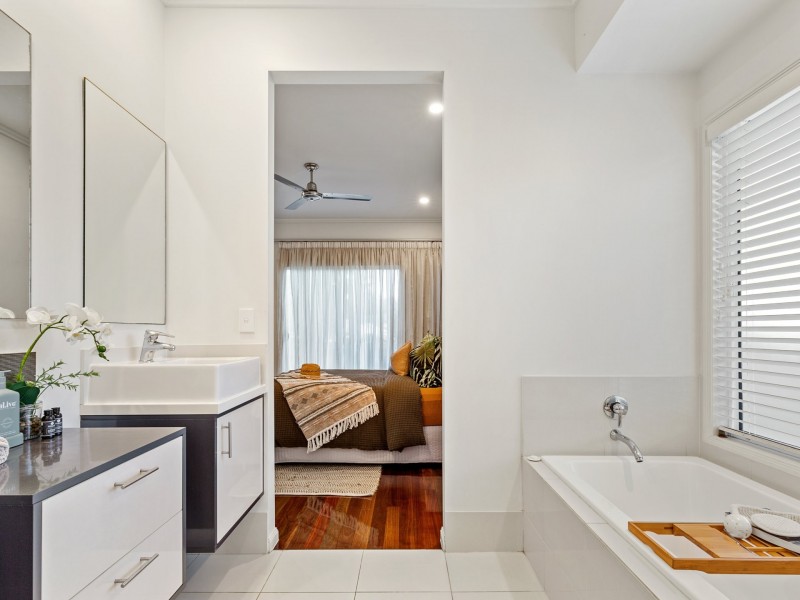 1 Ashwood Circuit, Smithfield QLD 4878