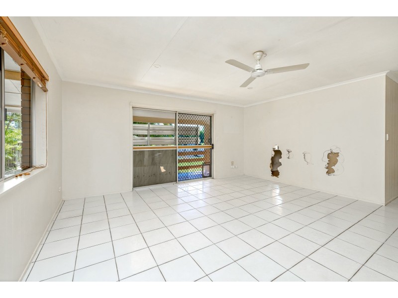 19 Lennon Street, Westcourt QLD 4870
