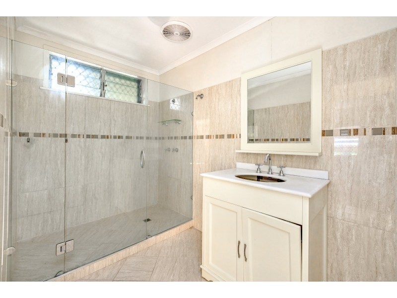 19 Lennon Street, Westcourt QLD 4870
