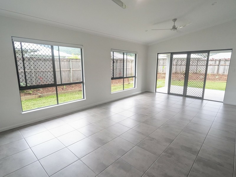 25 Noipo Crescent, Redlynch QLD 4870