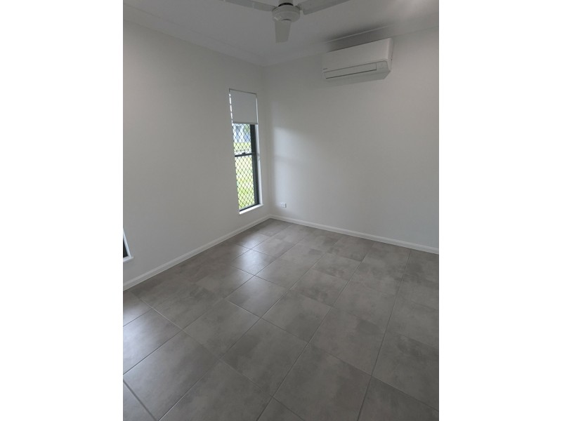 25 Noipo Crescent, Redlynch QLD 4870