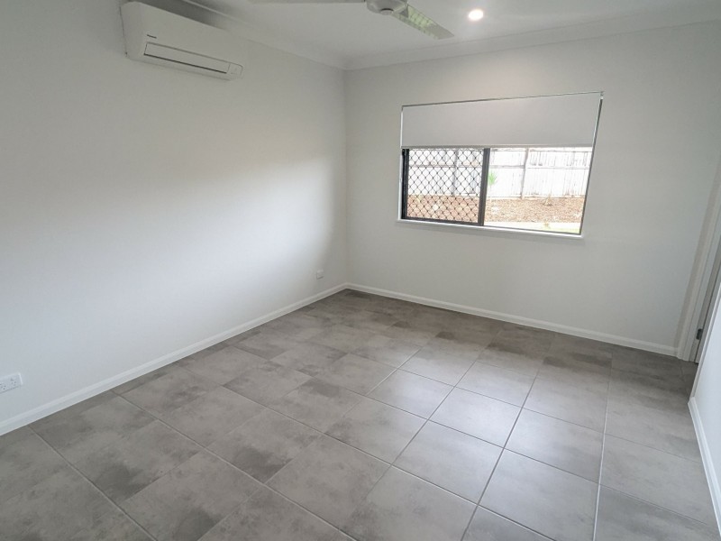 25 Noipo Crescent, Redlynch QLD 4870