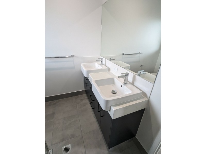 25 Noipo Crescent, Redlynch QLD 4870
