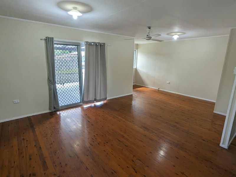 16 Witney Street, Manoora QLD 4870
