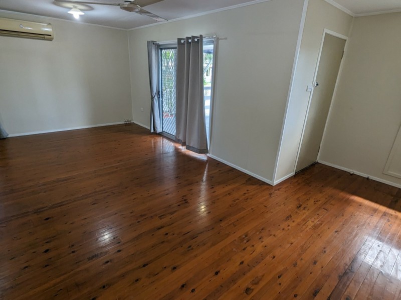 16 Witney Street, Manoora QLD 4870