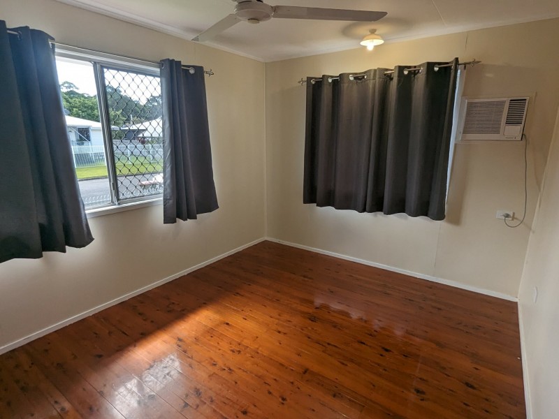 16 Witney Street, Manoora QLD 4870