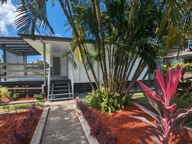 16 Witney Street, Manoora QLD 4870