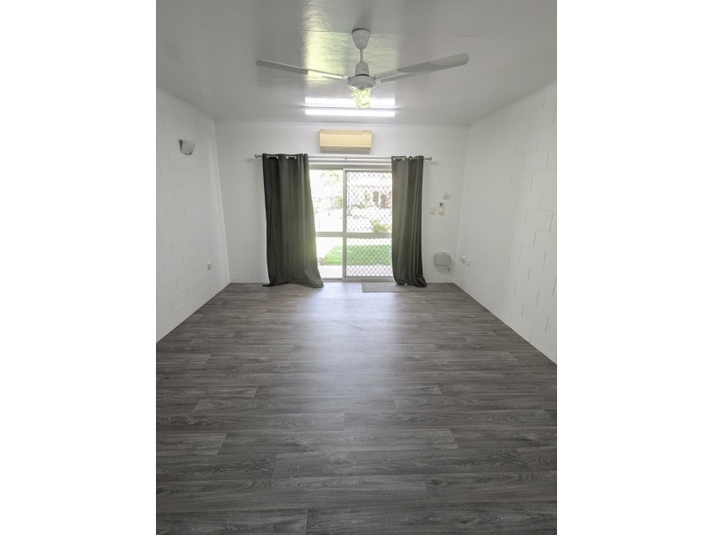 1/10 Stirling Street, Whitfield QLD 4870