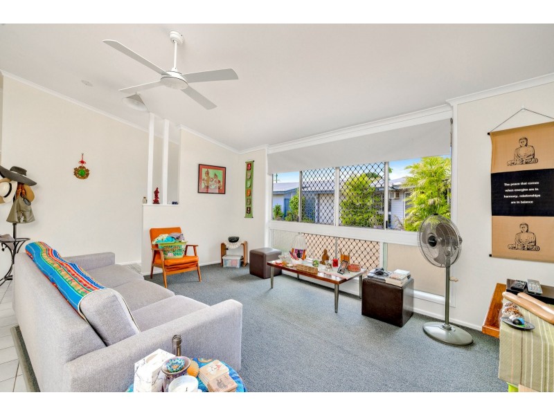 2/139 English Street, Manunda QLD 4870