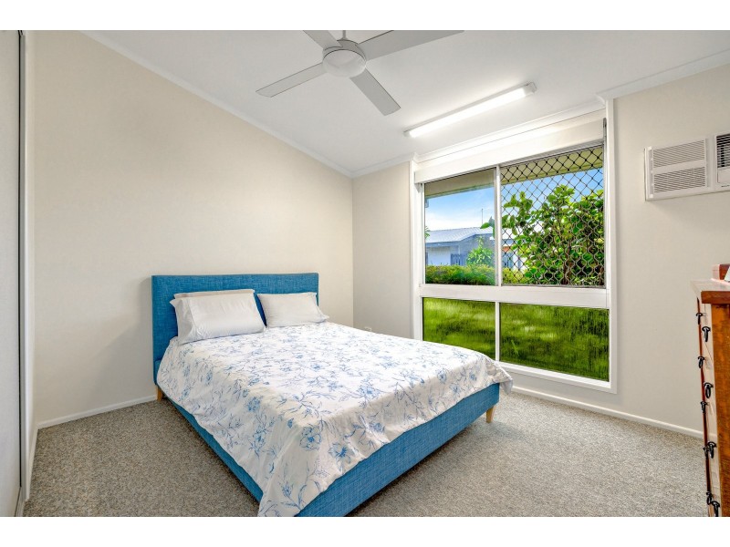 2/139 English Street, Manunda QLD 4870