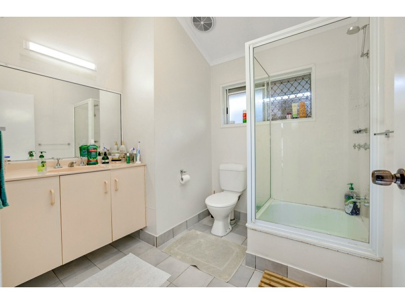 2/139 English Street, Manunda QLD 4870