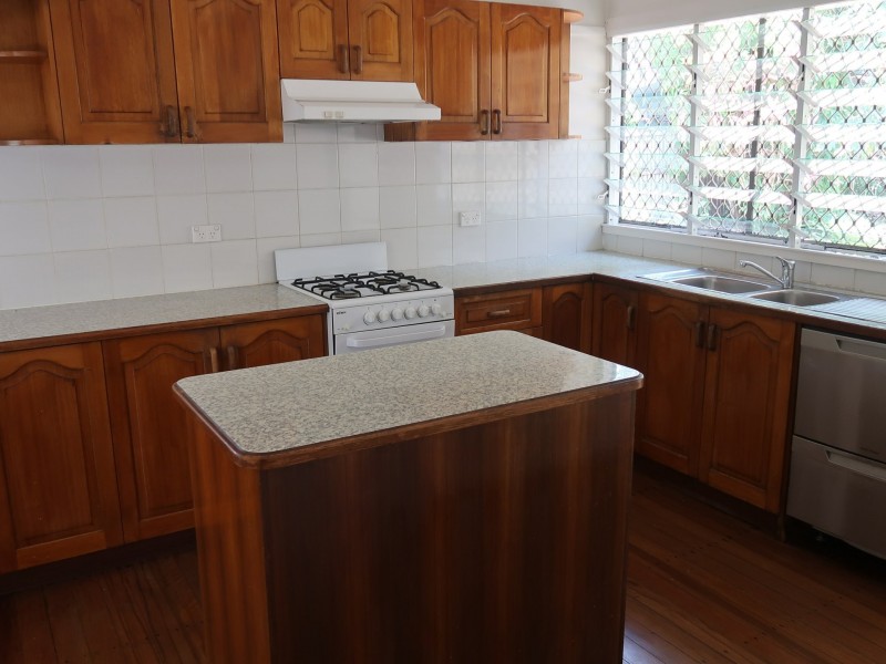 102 Woodward Street, Edge Hill QLD 4870