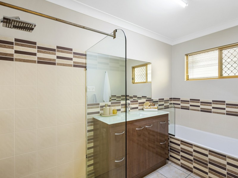 6 Taringa Street, Brinsmead QLD 4870