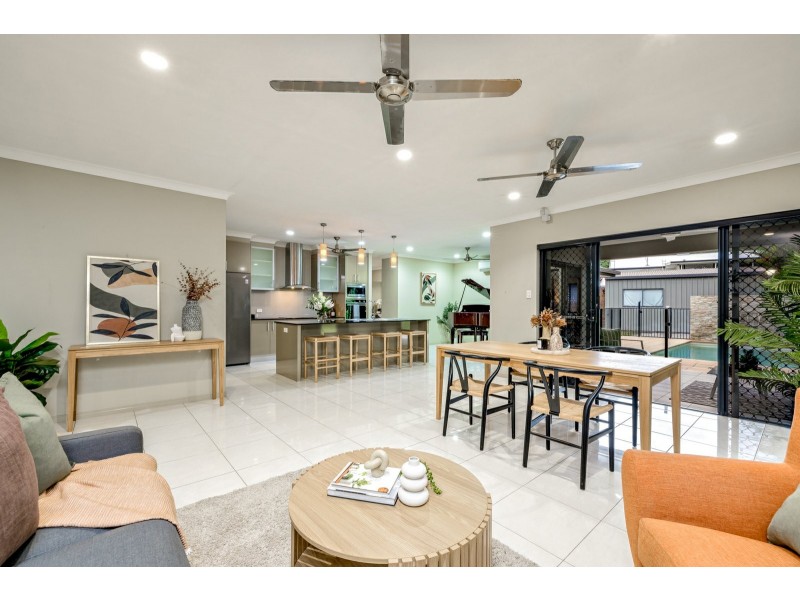 1A Byrnes Close, Whitfield QLD 4870