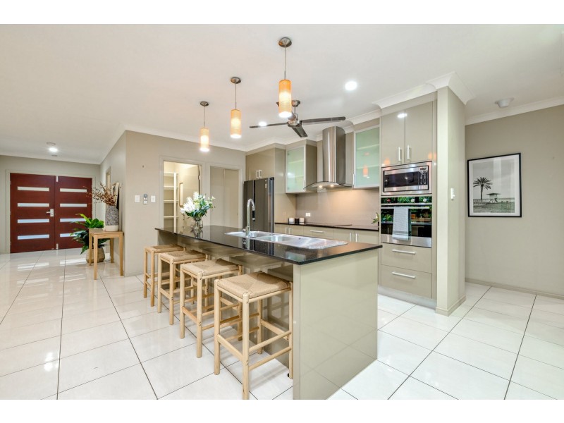 1A Byrnes Close, Whitfield QLD 4870