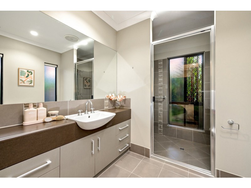 1A Byrnes Close, Whitfield QLD 4870