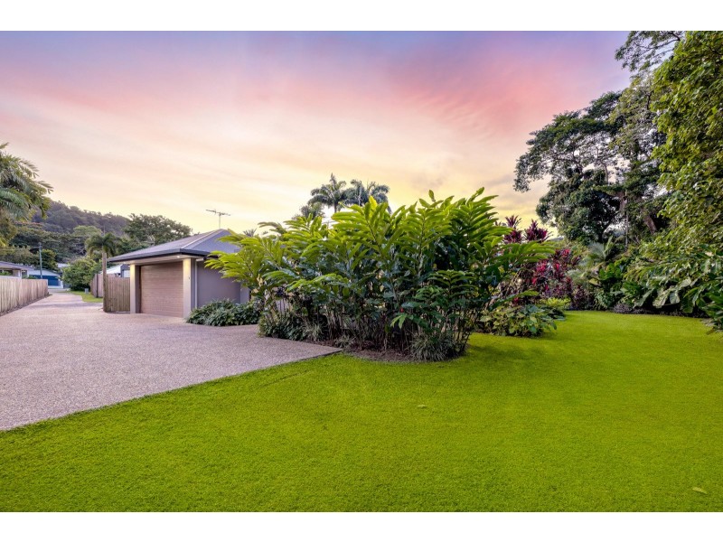 1A Byrnes Close, Whitfield QLD 4870