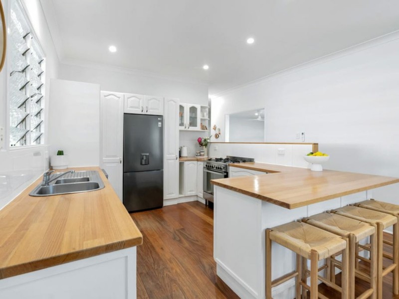 196 Woodward Street, Whitfield QLD 4870