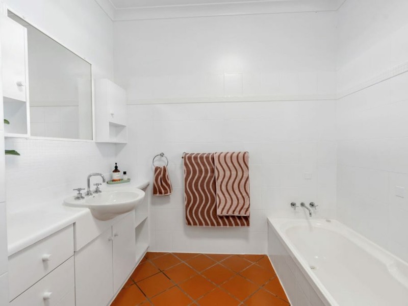 196 Woodward Street, Whitfield QLD 4870